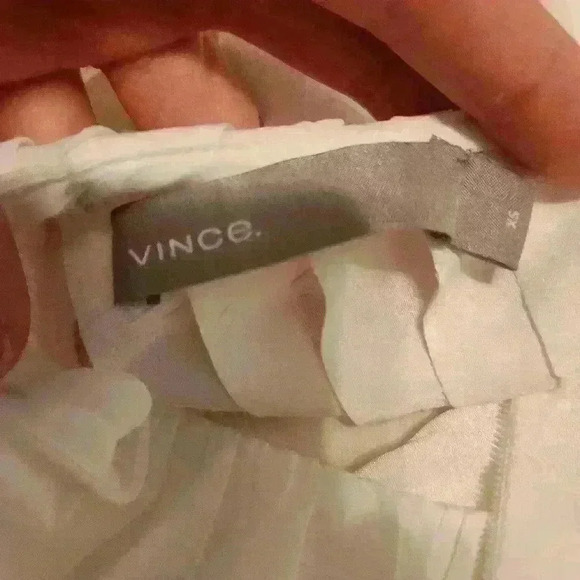 VINCE Minimalist White Blouse Cream Top Sleeveless Dressy Romantic pleated profe - Picture 5 of 9